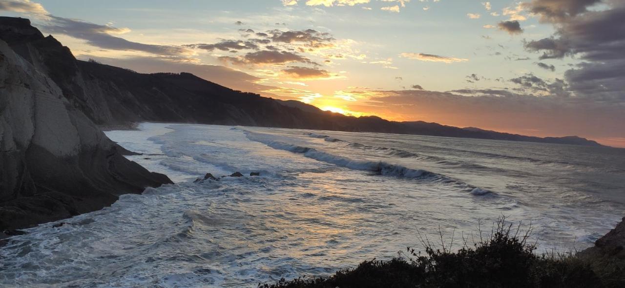 Zumaia Basque Alai Apartment Bagian luar foto